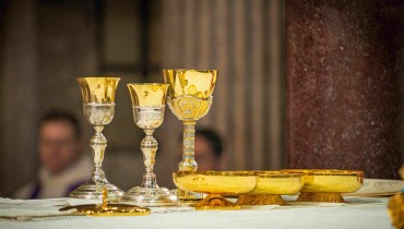 Logos : Présence réelle et miracles eucharistiques